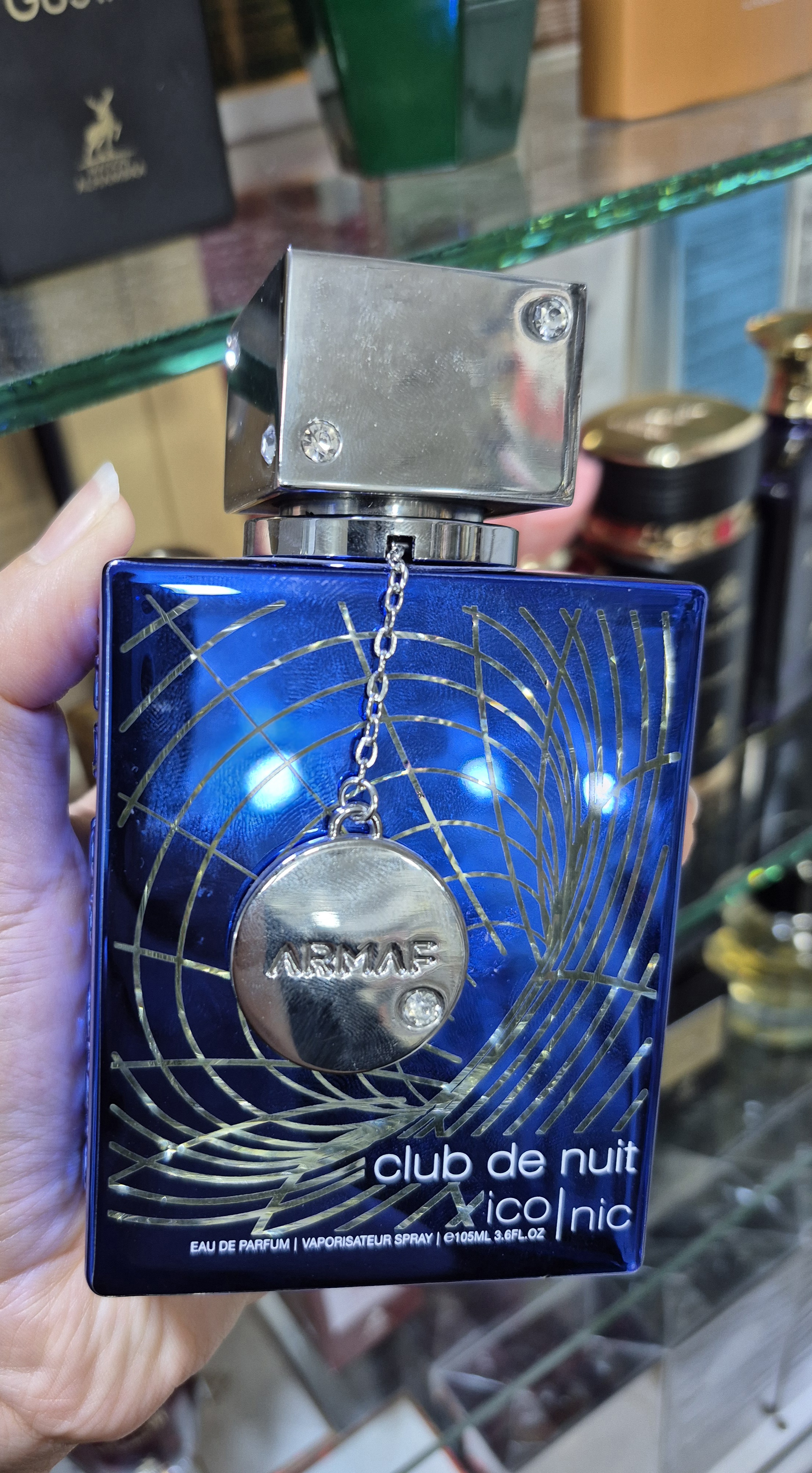 عطر ادکلن آرماف کلاب د نایت آیکونیک بلو آبی رایحه ی مشابه بلو د شنل  حجم ۱۰۵ میل Armaf Club de Nuit Iconic Blue